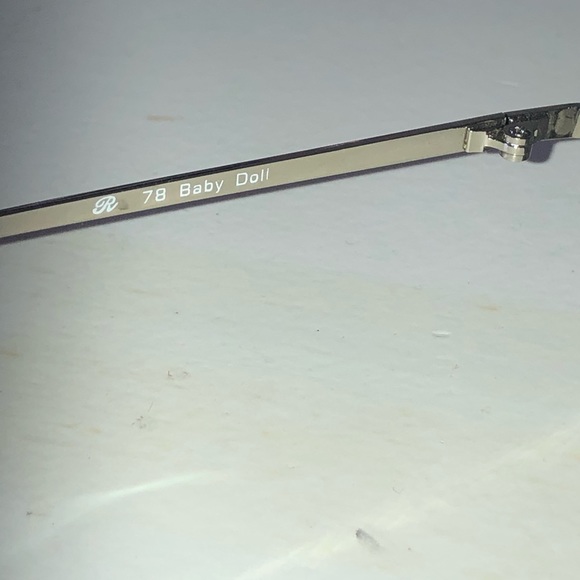 Mini vintage sunglasses - Picture 2 of 3